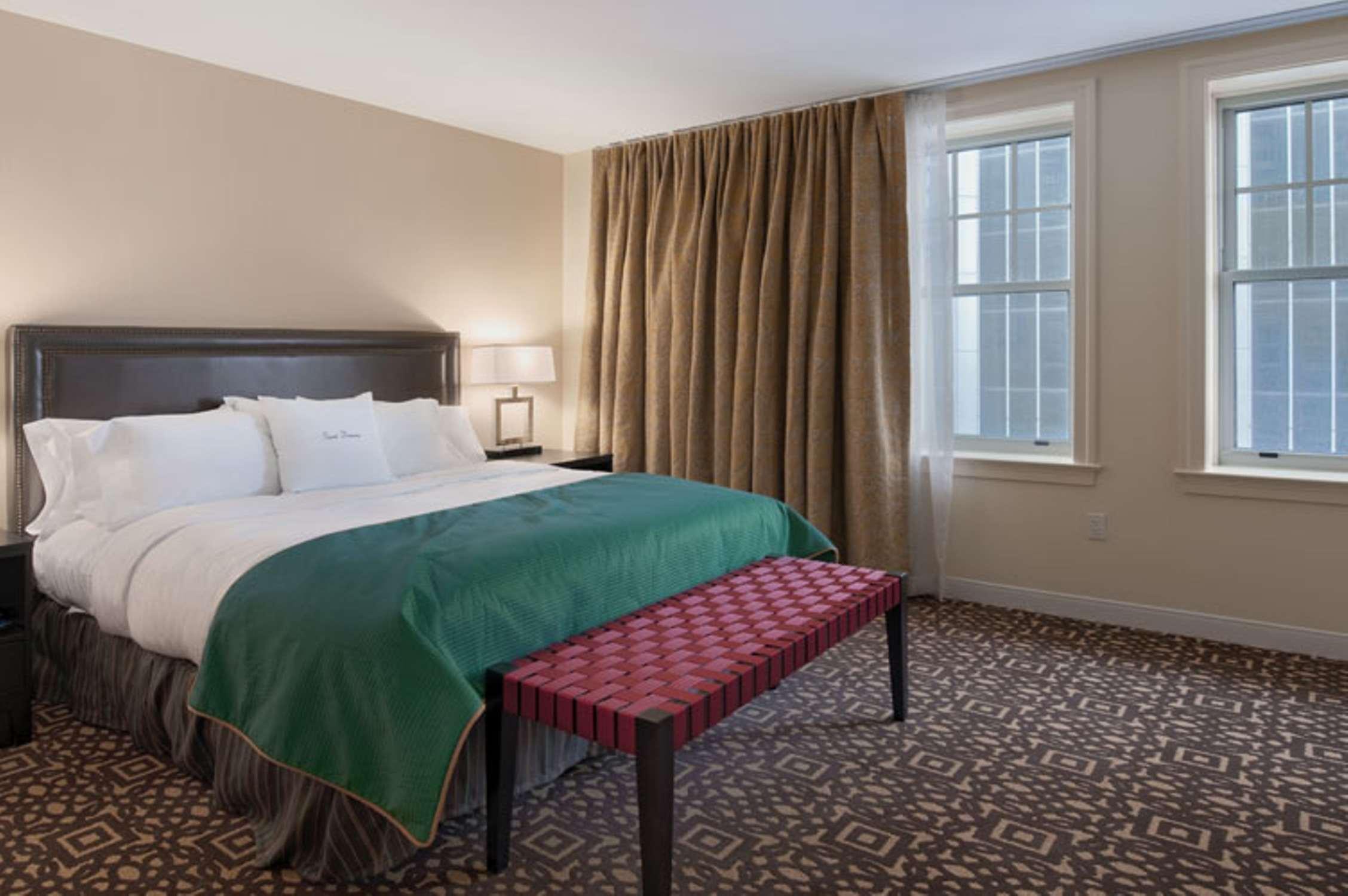 Doubletree Suites By Hilton Hotel Detroit Downtown - Fort Shelby Zewnętrze zdjęcie