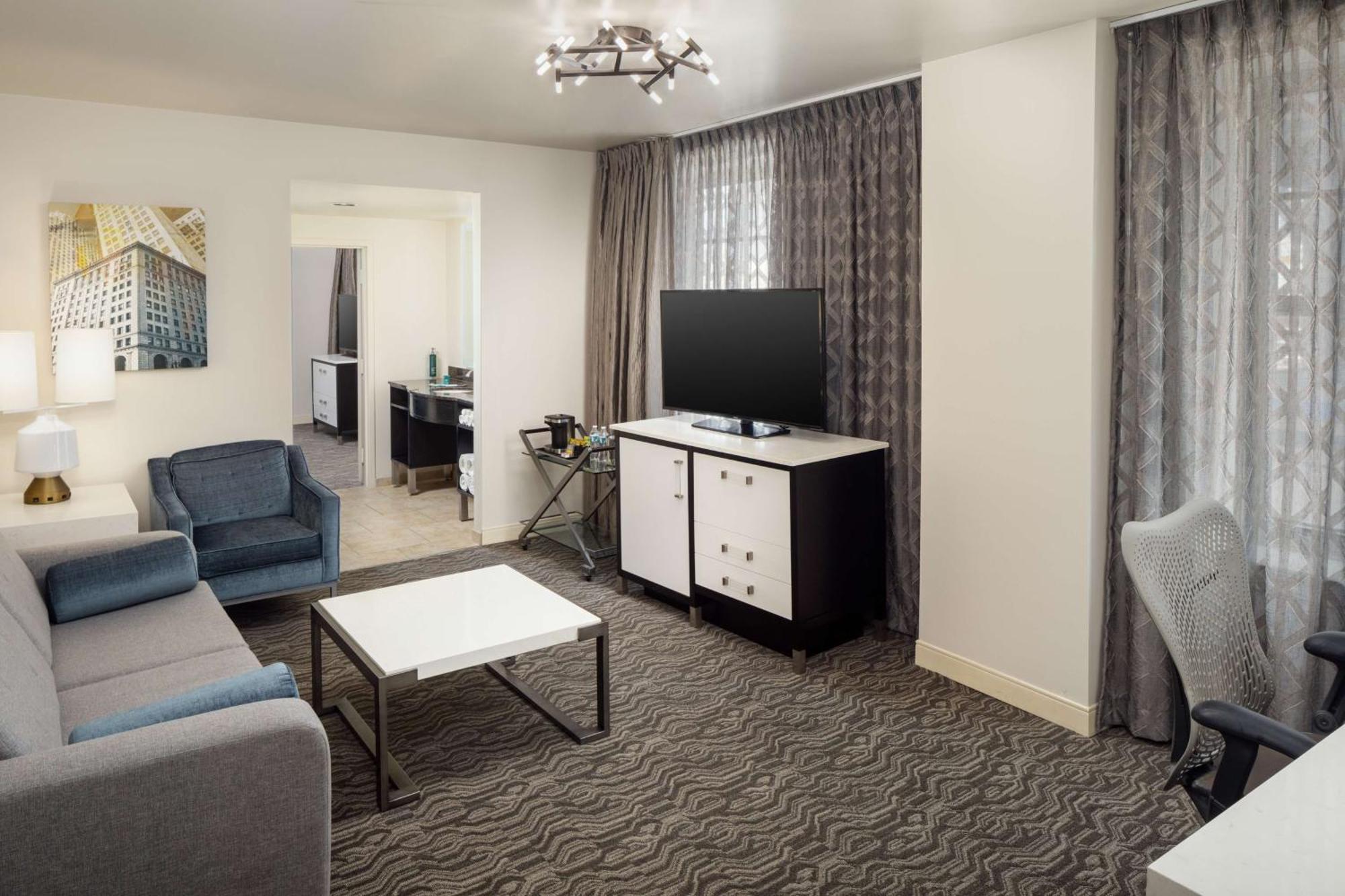 Doubletree Suites By Hilton Hotel Detroit Downtown - Fort Shelby Zewnętrze zdjęcie